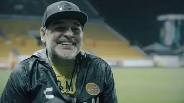 Reportero argentino sufre porque entrevistados no saben de Maradona Reportero argentino sufre porque entrevistados no saben de Maradona