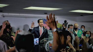 Guaidó: Los profesores dan la mejor enseñanza, la de no rendirse