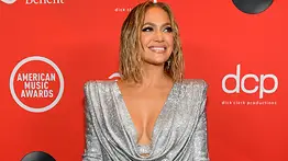 Acusan a Jennifer López de copiar a Beyoncé en los American Music Awards 2020
