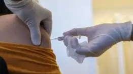 La vacuna de Oxford y AstraZeneca tiene una efectividad del 70,4%