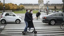 Cifras de la pandemia continúan la tendencia a la baja en Francia