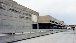 Una trocha es la nueva rampa para los pasajeros de Maiquetía