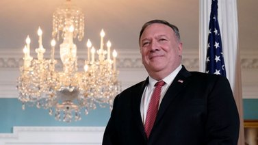 Pompeo se reúne en Catar con talibanes y gobierno afgano