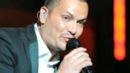 Salsero boricua Víctor Manuelle estrena vídeo de "Ya se ven las bombillitas"