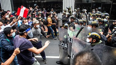 Gobierno de Perú busca un canal de diálogo con jóvenes tras crisis política