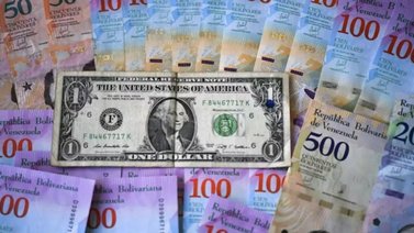El dólar ya superó los 700: 703.085,67 bolívares