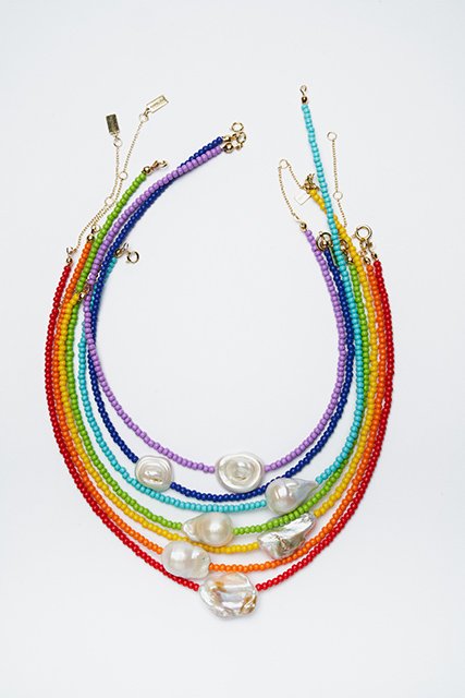 Colección venezolana inspirada en los colores del arco iris