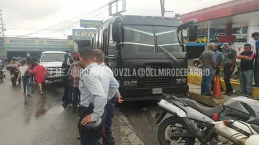 Polimiranda ultima a un sujeto al frustrar robo en autobús de Petare Polimiranda ultima a un sujeto al frustrar robo en autobús de Petare