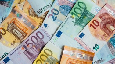 El euro cae tras el anuncio de Moderna sobre su vacuna