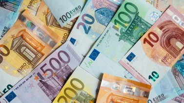 El euro cae tras el anuncio de Moderna sobre su vacuna