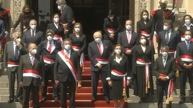 Renuncian 13 de los 18 ministros del gabinete de Merino en Perú
