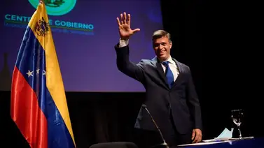 Leopoldo López llama a los venezolanos a "alzar la voz" en la Consulta Popular Leopoldo López llama a los venezolanos a "alzar la voz" en la Consulta Popular