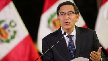 Vizcarra acepta su destitución y deja el Palacio de Gobierno