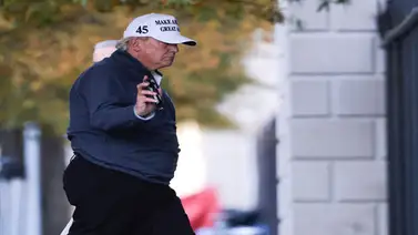 Trump vuelve a jugar al golf y sigue sin reconocer la derrota Trump vuelve a jugar al golf y sigue sin reconocer la derrota