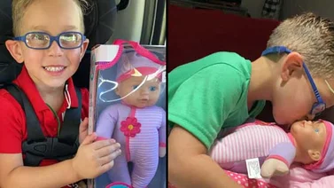 Un niño pide de regalo una muñeca para ser un gran padre