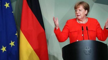 Merkel no descarta tener que prolongar las nuevas restricciones por la covid