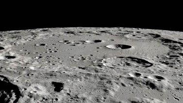 La NASA confirma la detección de agua helada en la Luna