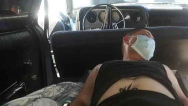 La creatividad venezolana se une a la cola de gasolina