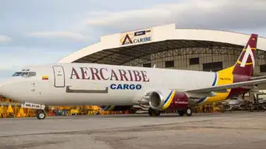 Avión de AerCaribe se incendia al aterrizar en la selva peruana Avión de AerCaribe se incendia al aterrizar en la selva peruana