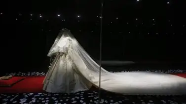 Cien vestidos hacen historia en la moda Cien vestidos hacen historia en la moda