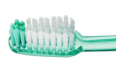 Hombre se traga cepillo de dientes