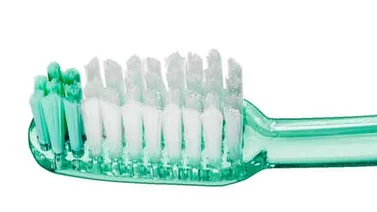 Hombre se traga cepillo de dientes