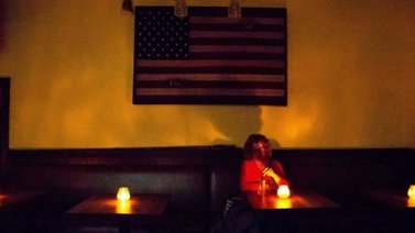 Miles de californianos sufren apagones programados para prevenir incendios