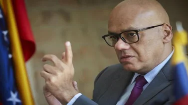 Jorge Rodríguez acusa a Bachelet de agredir el derecho "a una elección libre"