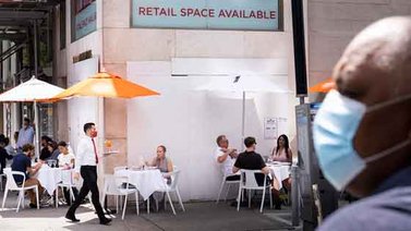 Nueva York permite a restaurantes servir en terraza indefinidamente
