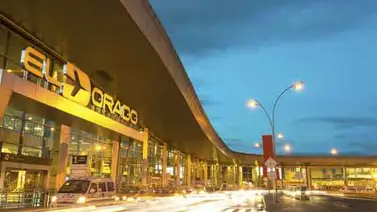 El aeropuerto de Bogotá inaugura laboratorio de pruebas COVID-19 El aeropuerto de Bogotá inaugura laboratorio de pruebas COVID-19