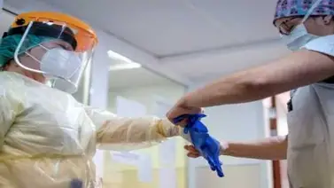 Cerca de 40% de los trabajadores sanitarios de Europa contrajeron la COVID-19 de forma asintomática Cerca de 40% de los trabajadores sanitarios de Europa contrajeron la COVID-19 de forma asintomática