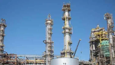 Pdvsa reanuda craqueador de refinería Cardón
