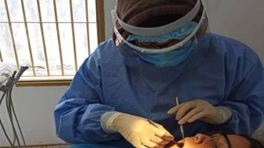Odontólogos incrementan costos de consulta por estar expuestos a la COVID-19