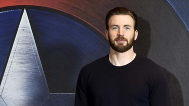 Chris Evans publica por error varios nudes y desata pasiones en las redes sociales (+Video)