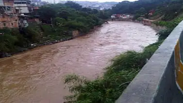 Bomberos de Miranda rescatan cuerpo sin vida en orilla del río Guarenas (+Fotos) Bomberos de Miranda rescatan cuerpo sin vida en orilla del río Guarenas (+Fotos)