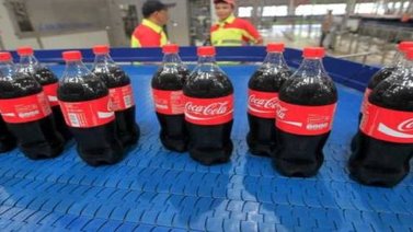 Coca-Cola se reestructura y ofrece el retiro a unos 4.000 empleados