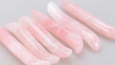 Alinea los chakras de tu vagina con consoladores de cristal