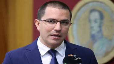 Arreaza invita a Pompeo prepararse para un cambio de gobierno en EEUU