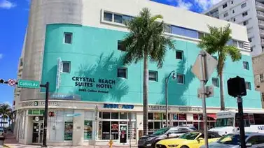 Hombre dispara en hotel de Miami Beach para exigir distancia social Hombre dispara en hotel de Miami Beach para exigir distancia social