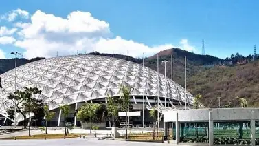 Instalan cubículos en el Poliedro para atender pacientes con Covid-19 Instalan cubículos en el Poliedro para atender pacientes con Covid-19