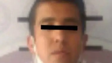 Hombre obliga a su esposa a tener orgías a cambio de dinero Hombre obliga a su esposa a tener orgías a cambio de dinero