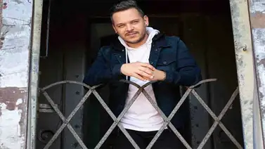 Jhonnie Griffin te enseña a decir Al Diablo con la Oficina Jhonnie Griffin te enseña a decir Al Diablo con la Oficina