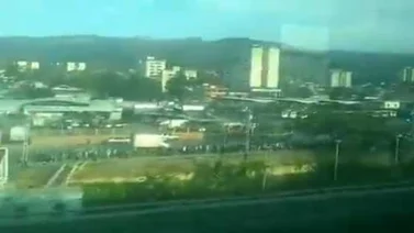 Habitantes de los Valles del Tuy hacen interminables colas para ingresar al metro Charallave Sur