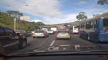 Reportan bloqueos por efectivos de la GNB en vías de acceso a Caracas