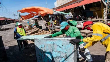 Desmantelan tarantines y recogen desechos en Mercado Las Pulgas (+Fotos)
