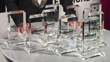 Telemundo estudia celebrar los Latin Billboards en octubre