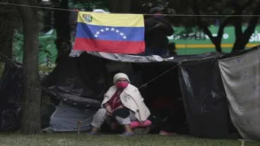 AP: Venezolanos varados acampan en Colombia en medio de la pandemia