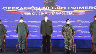 Maduro condecora a funcionarios de la Operación Negro Primero