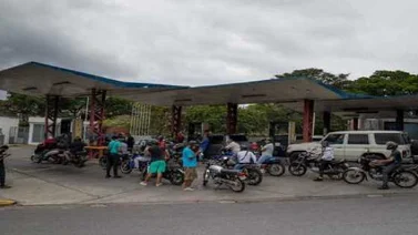 Venezuela despierta de su sueño petrolero confusa y sin protestas