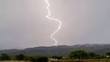 Un rayo acaba con dos mujeres en Portuguesa Un rayo acaba con dos mujeres en Portuguesa